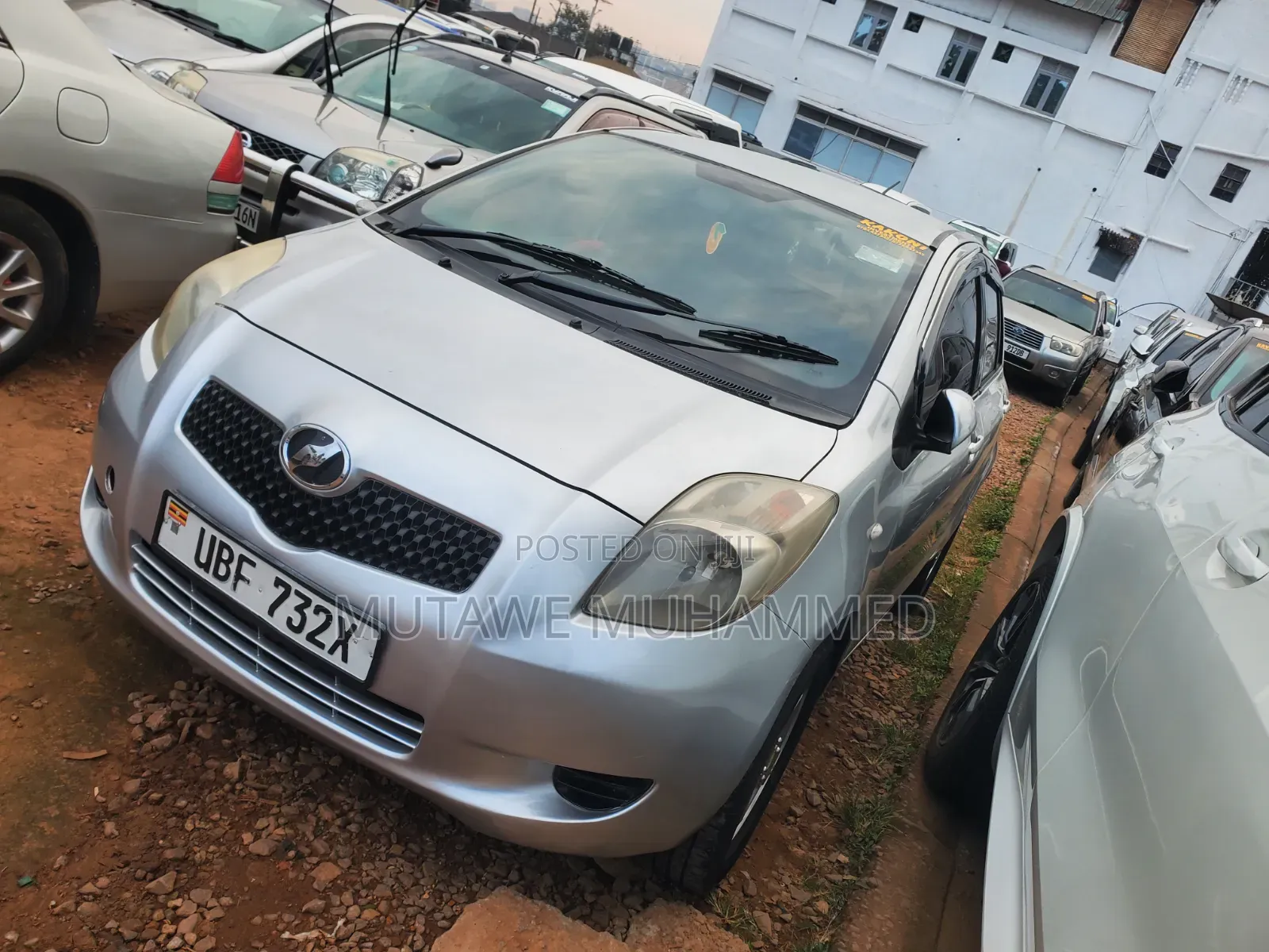 Toyota Vitz 2010 Silver