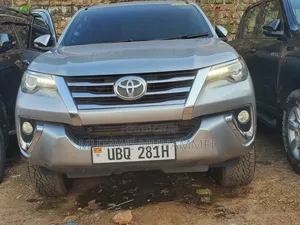 Toyota Fortuner 2.8 D AWD 2016 Silver