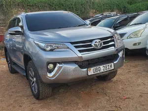Toyota Fortuner 2.8 D AWD 2016 Silver