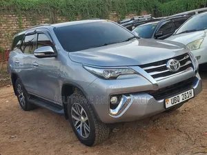 Toyota Fortuner 2.8 D AWD 2016 Silver