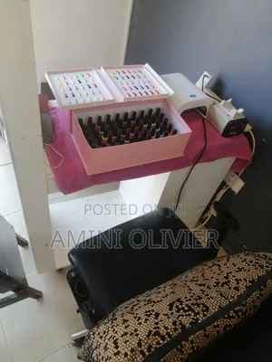 Unisex Salon