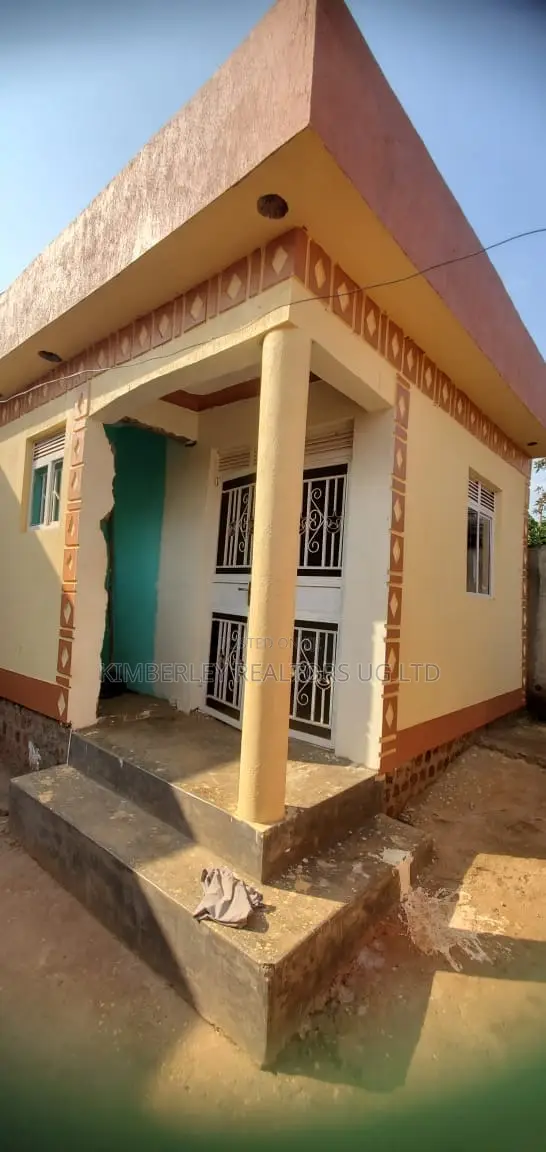 2bdrm House in Division A for sale