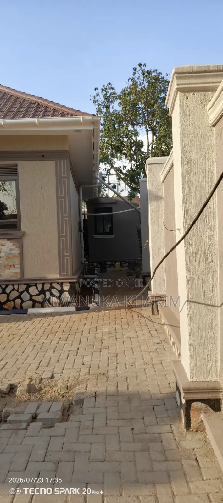 Furnished 3bdrm Bungalow in Kiwanuka Kharim, Wakiso / Wakiso for sale