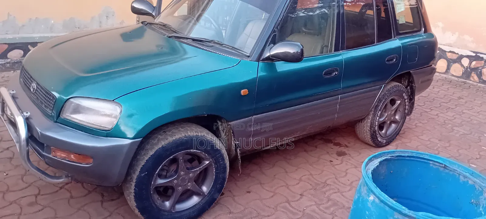 Toyota RAV4 Base FWD 1999 Green