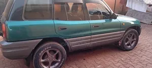 Toyota RAV4 Base FWD 1999 Green