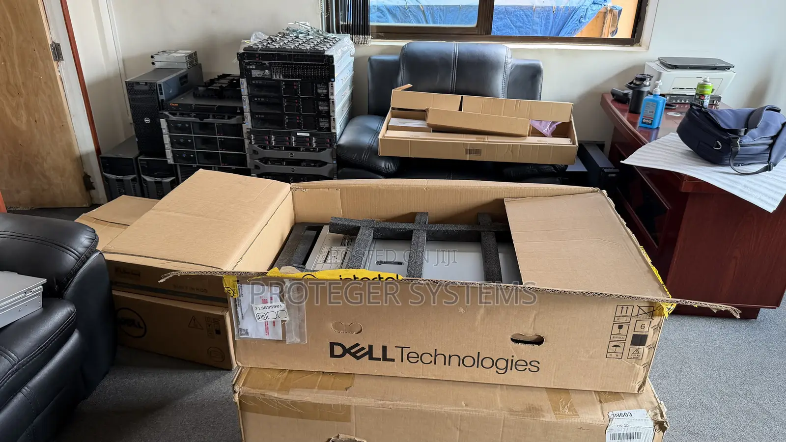 Server Dell PowerEdge R740xd 32GB Intel Xeon HDD+SSD 6T