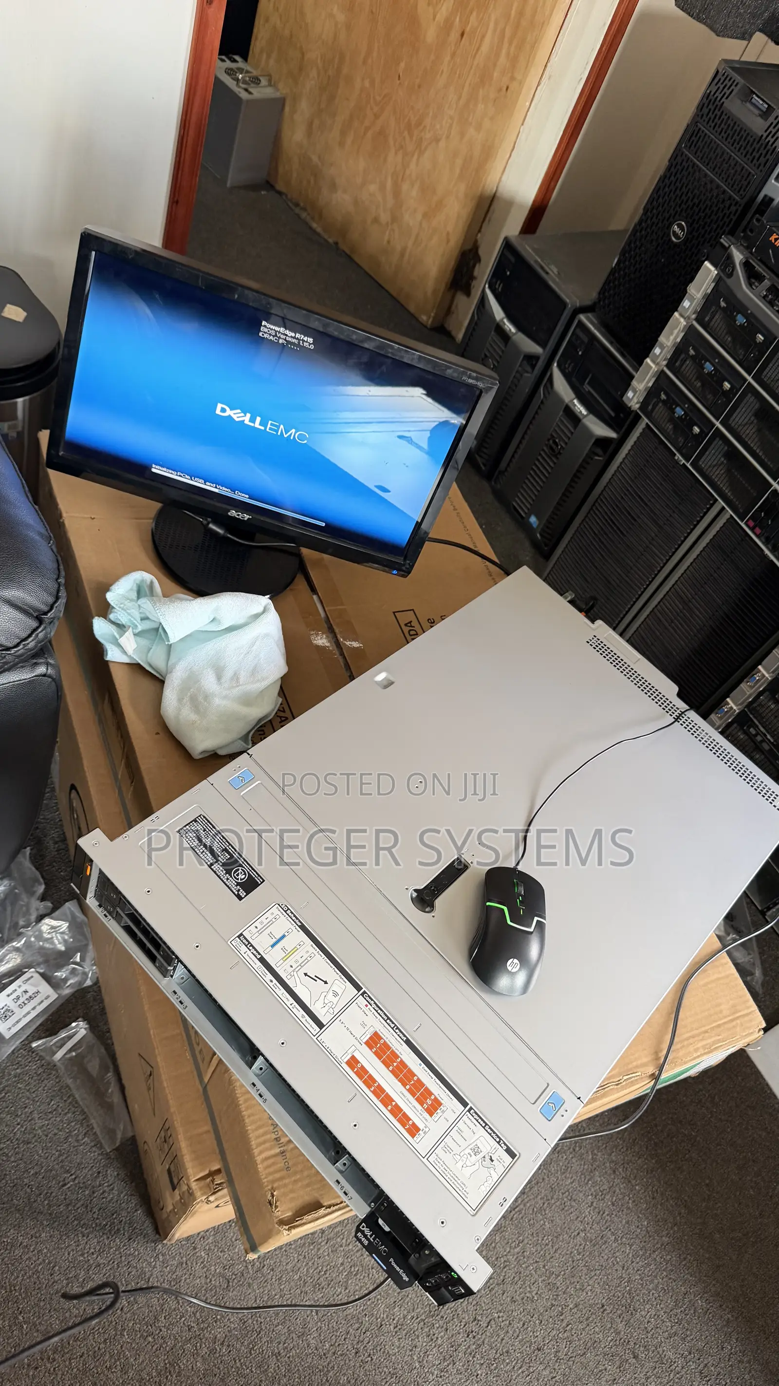 Server Dell PowerEdge R740xd 32GB Intel Xeon HDD+SSD 6T