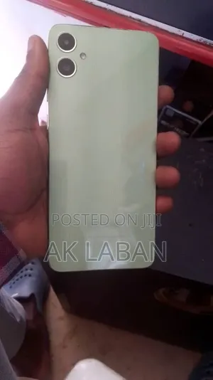 New Samsung Galaxy A05 64 GB Green