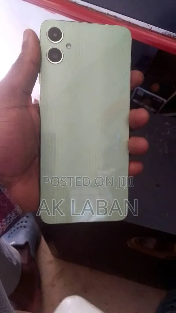 New Samsung Galaxy A05 64 GB Green