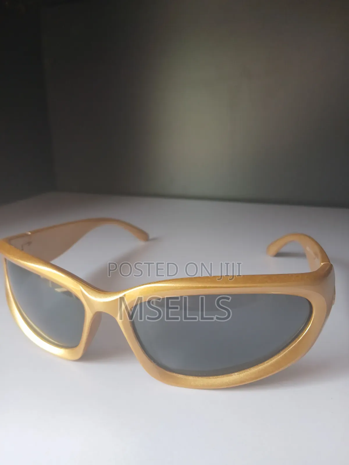 Sporty Wrap Around Sunglasses (Gold)