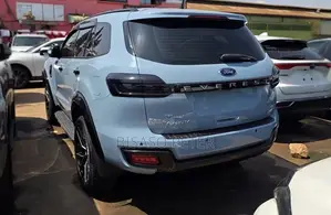 Ford Everest 2017 Blue