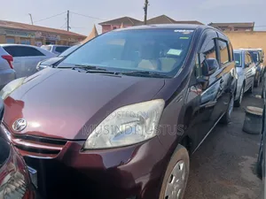 Toyota Passo Sette 2009 Maroon