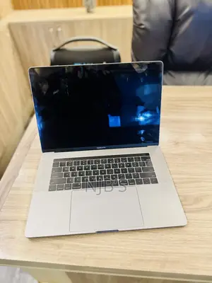 Laptop Apple MacBook Pro 2019 16GB Intel Core i7 SSD 1T