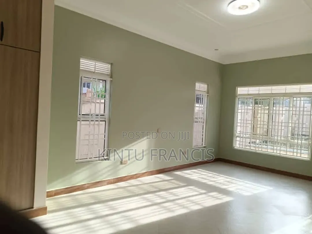 3bdrm House in Standalone Kisaasi, Central Division for rent