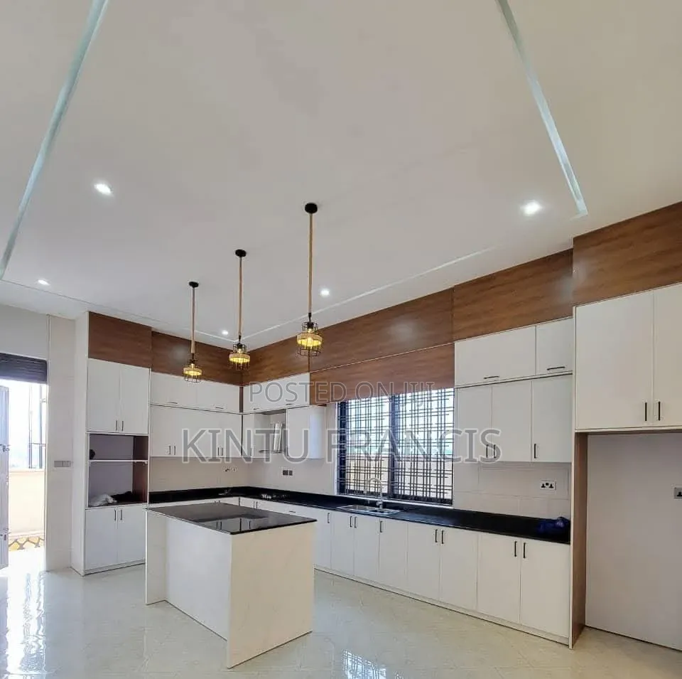 3bdrm House in Standalone Kisaasi, Central Division for rent