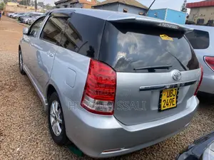 Toyota Wish 2018 Silver