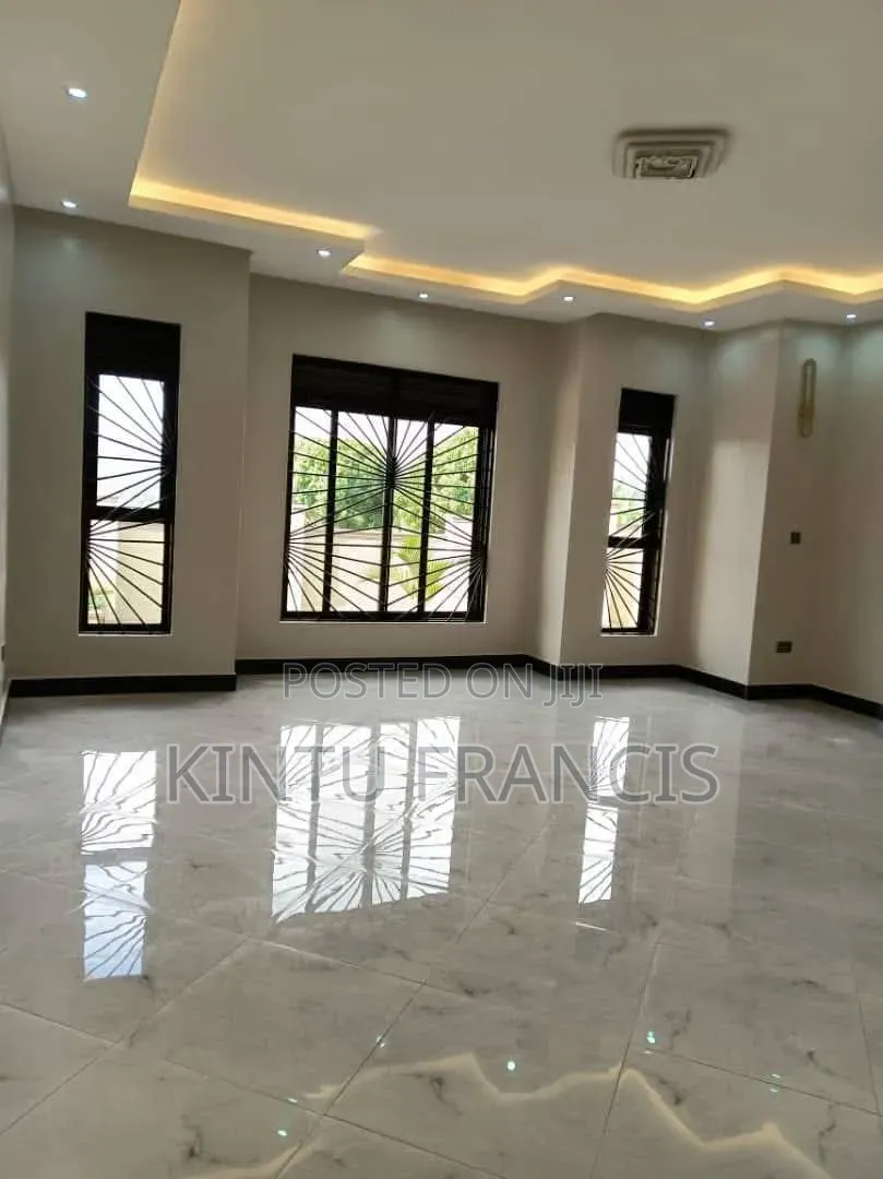 3bdrm House in Standalone Kisaasi, Central Division for rent