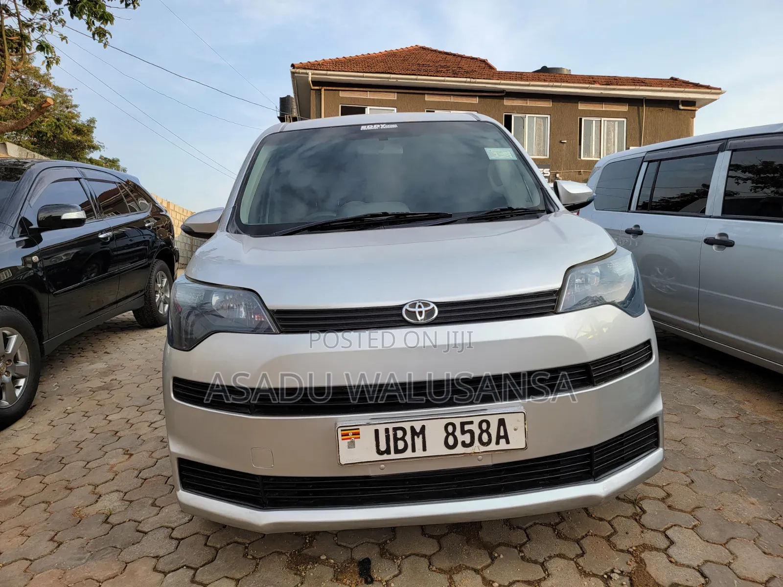 Toyota Spade 2013 Silver
