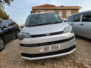 Toyota Spade 2013 Silver