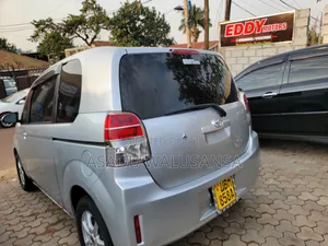 Toyota Spade 2013 Silver