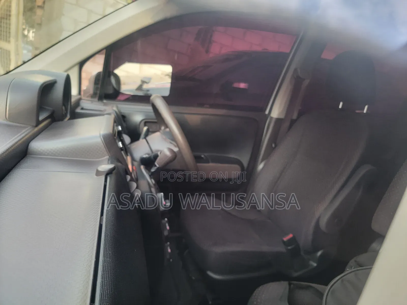 Toyota Spade 2013 Silver