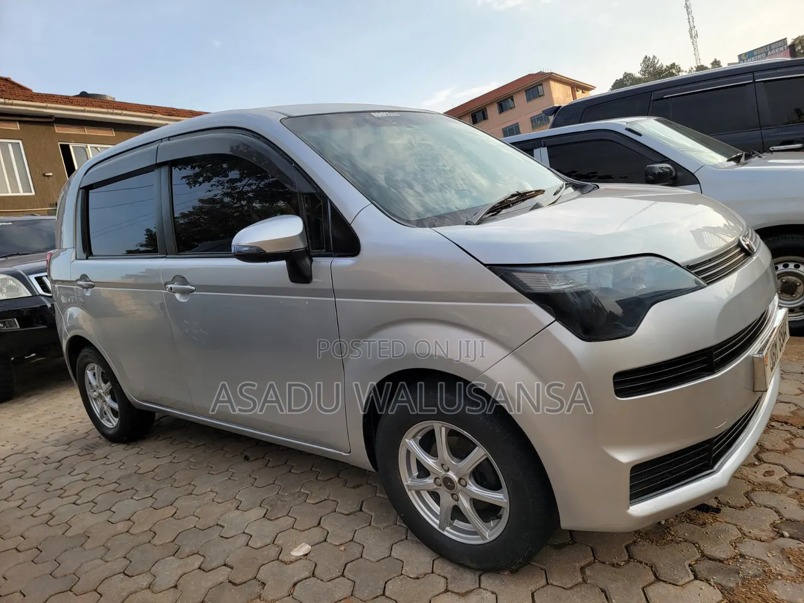 Toyota Spade 2013 Silver