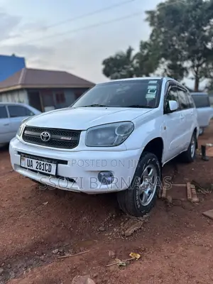 Toyota RAV4 Automatic 2003 White