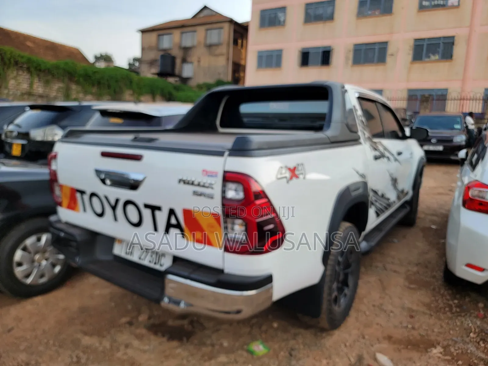 Toyota Hilux 2022 White