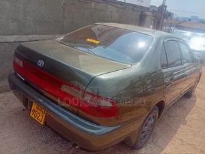 Toyota Corona 1998 Green
