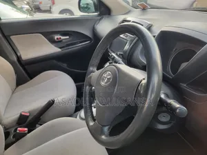 Toyota IST 2010 Blue