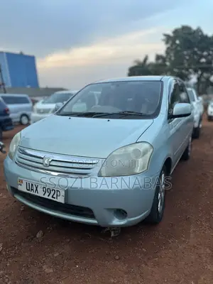 Toyota Raum 2003 Green