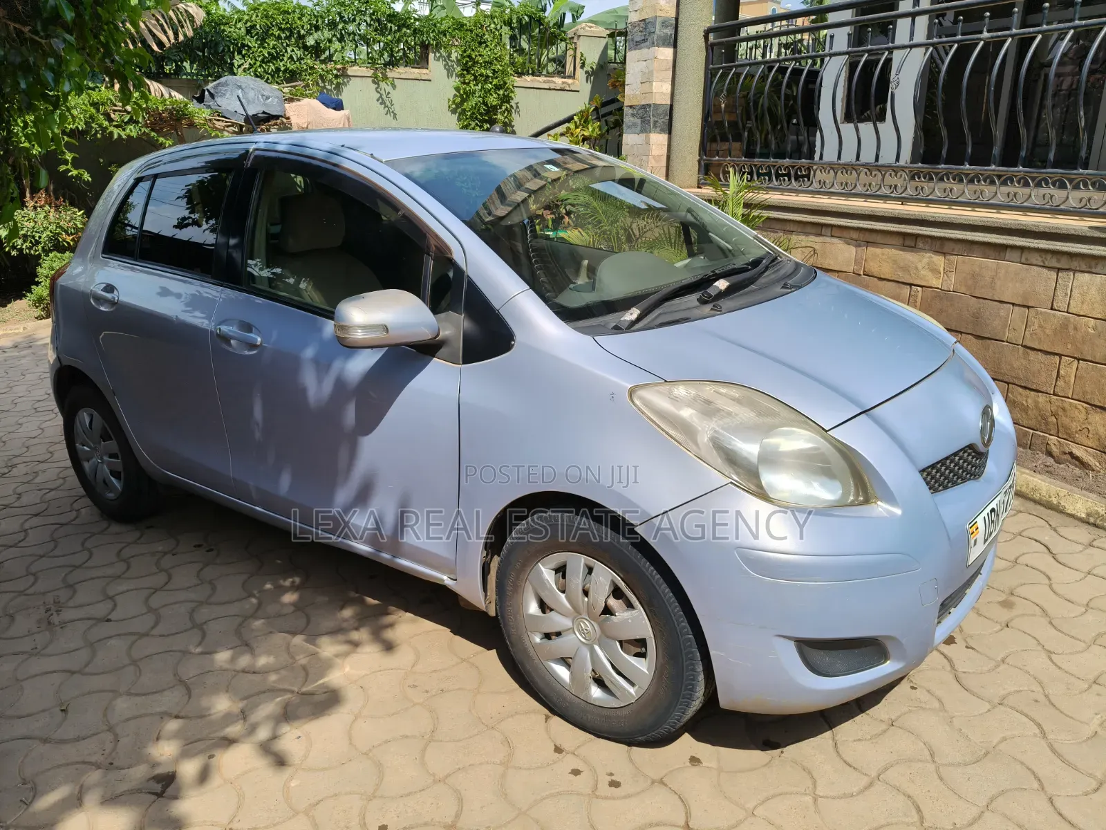 Toyota Vitz 2009 Beige