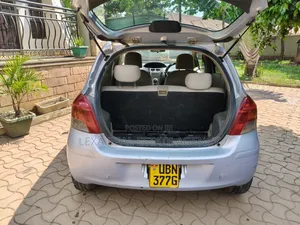 Toyota Vitz 2009 Beige