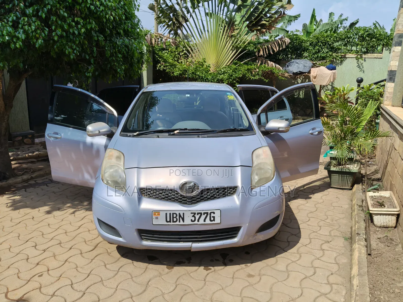 Toyota Vitz 2009 Beige