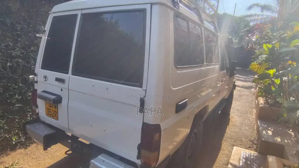 Toyota Land Cruiser 2014 White