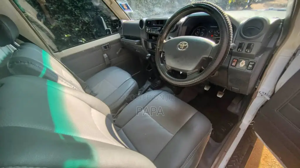 Toyota Land Cruiser 2014 White
