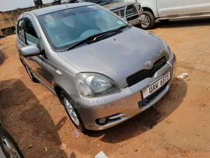 Toyota Vitz 2003 Silver