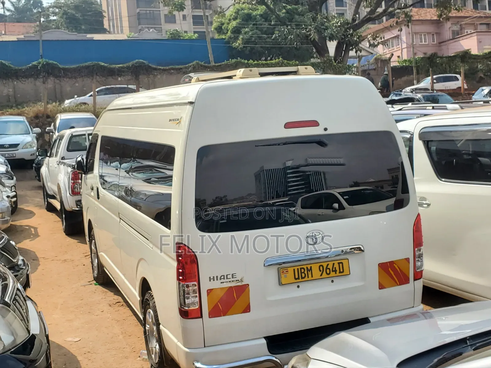 Toyota HiAce 2019 White