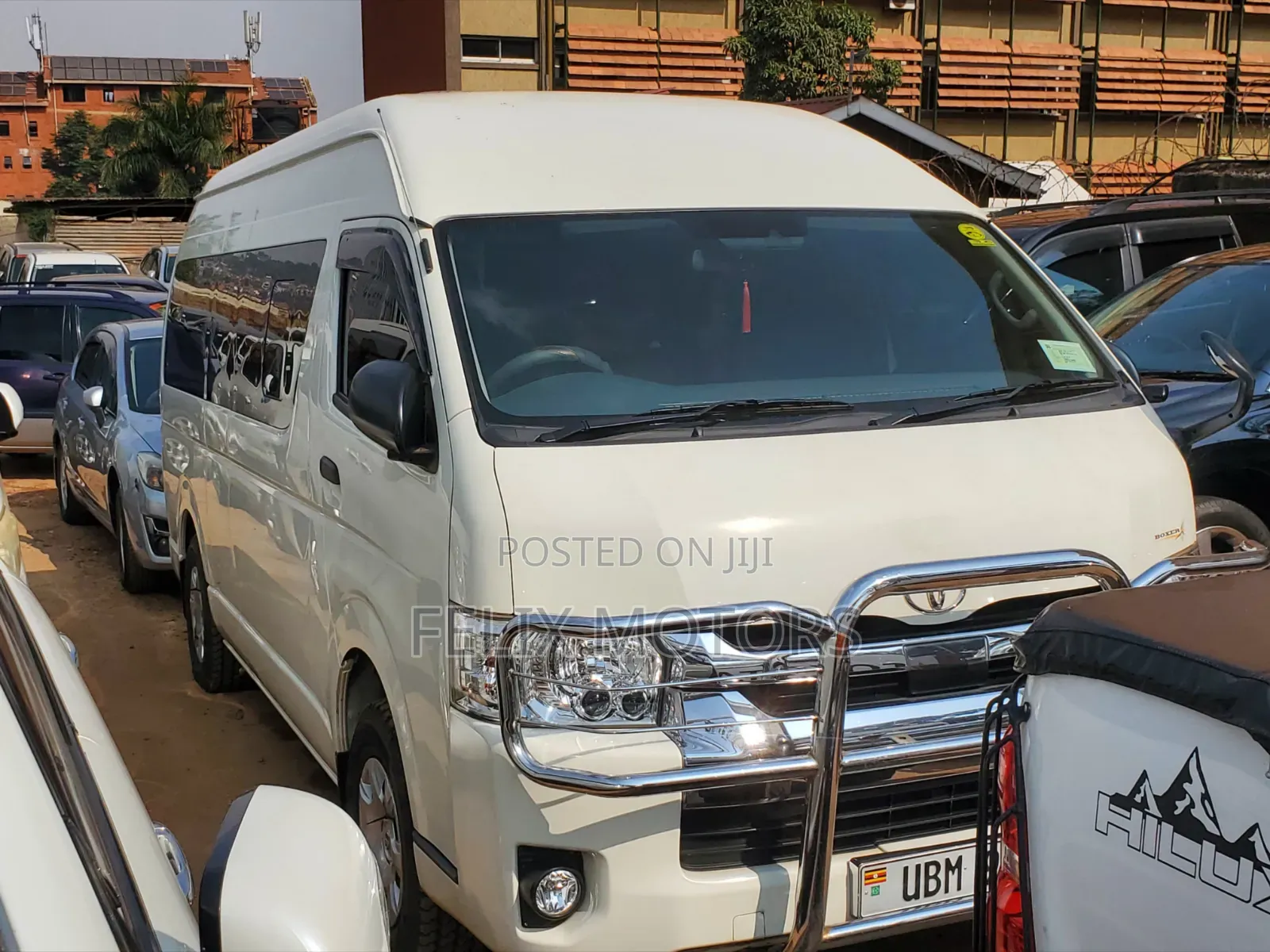 Toyota HiAce 2019 White