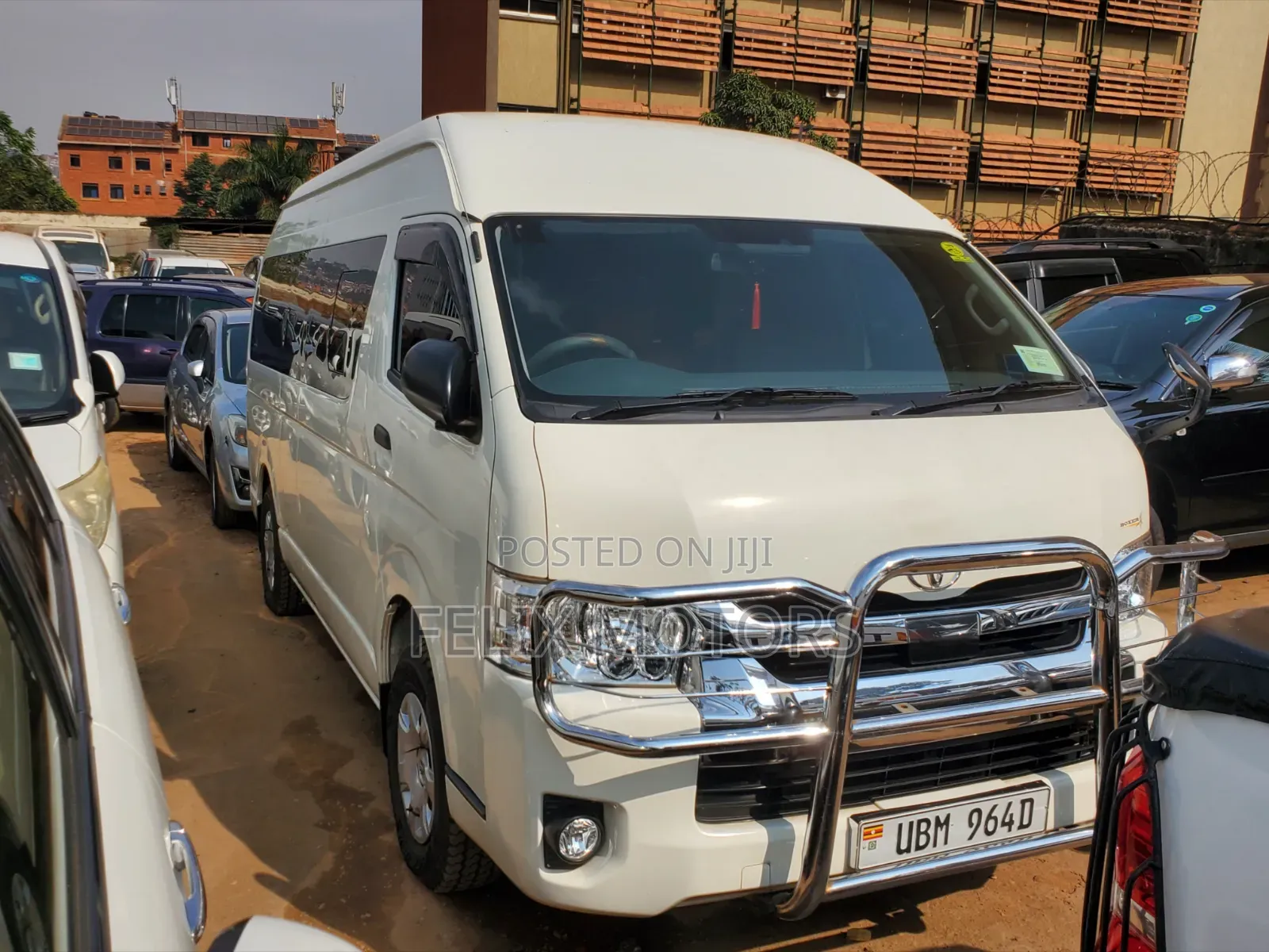 Toyota HiAce 2019 White
