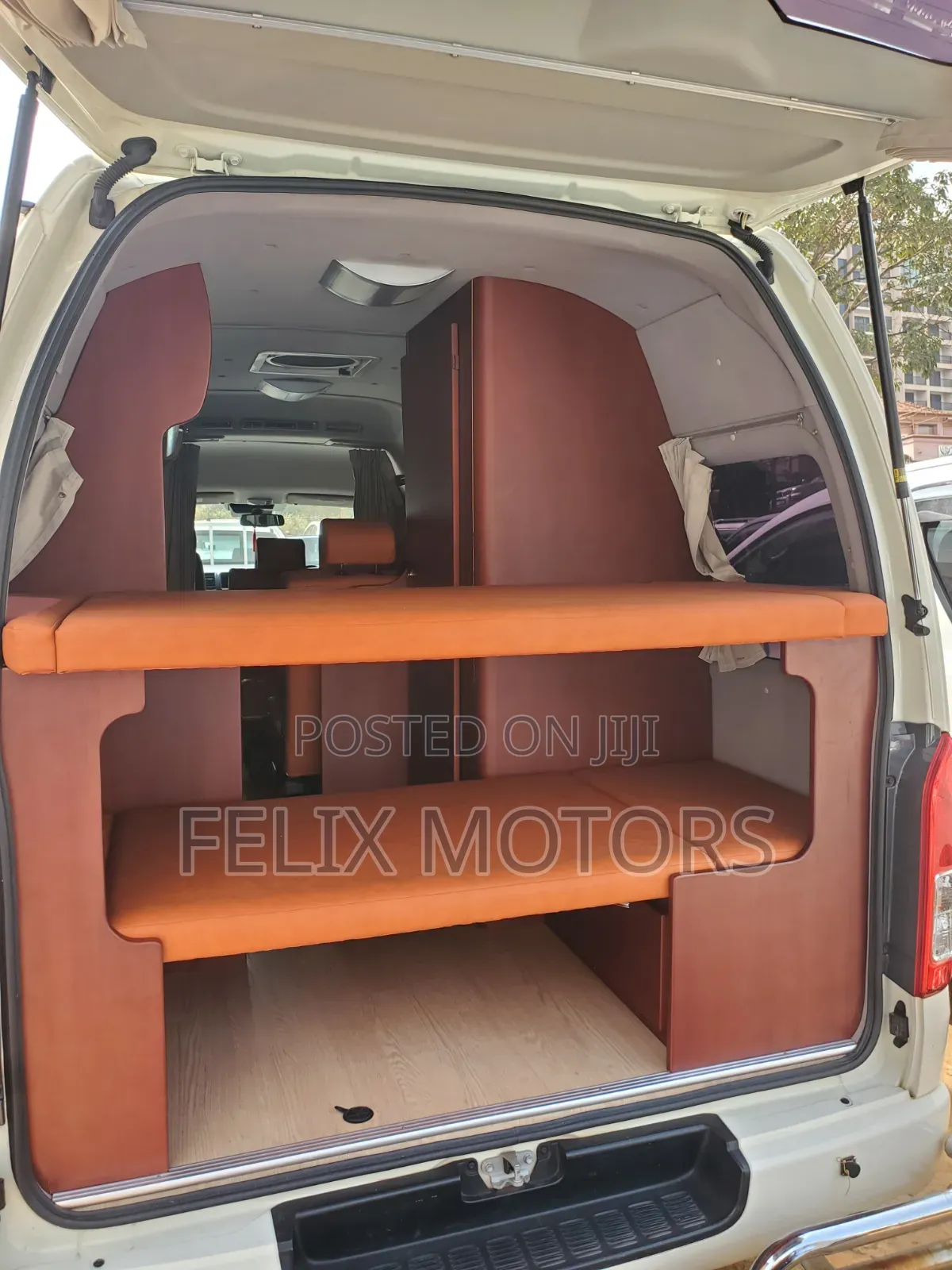 Toyota HiAce 2019 White