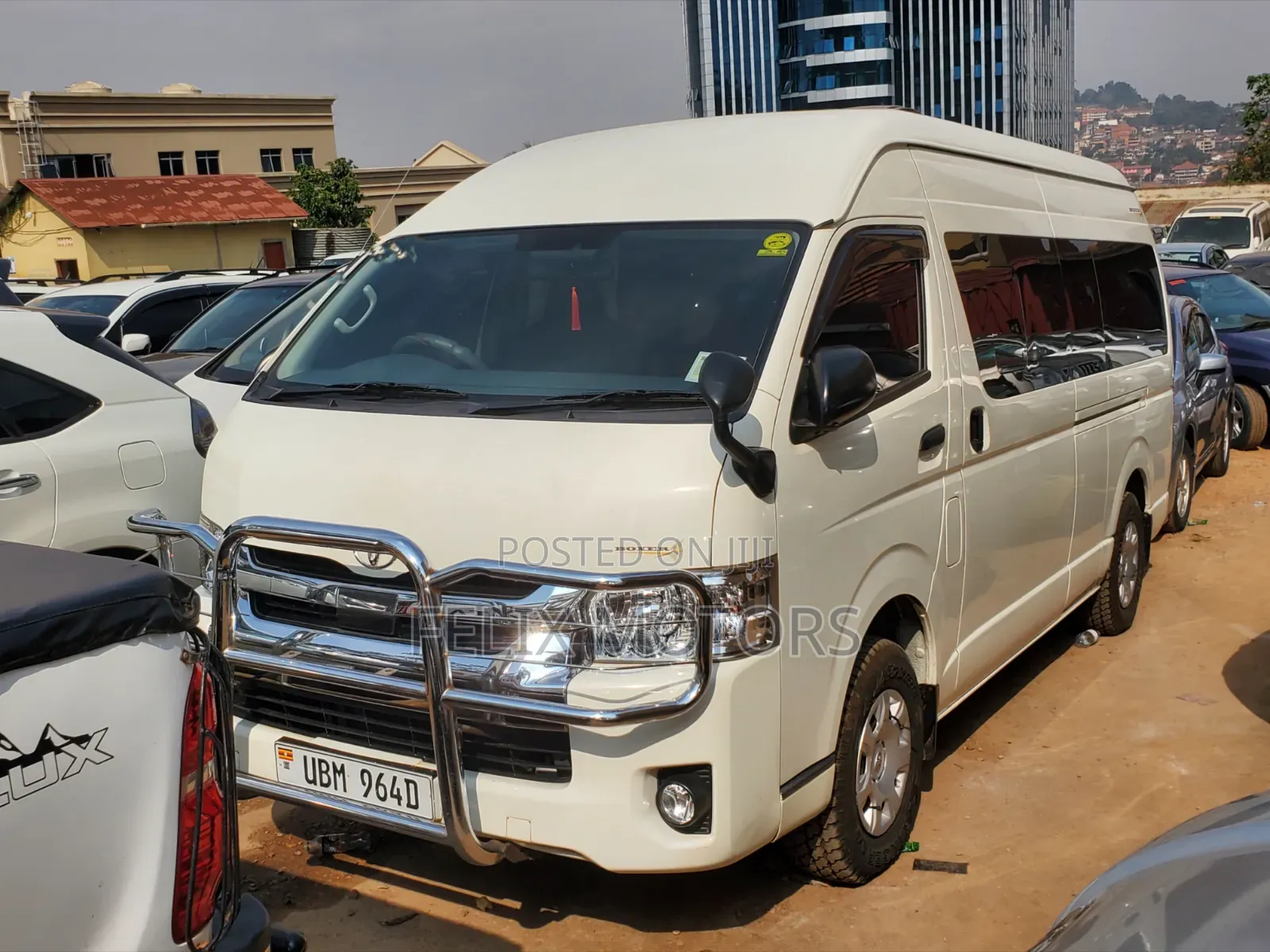 Toyota HiAce 2019 White