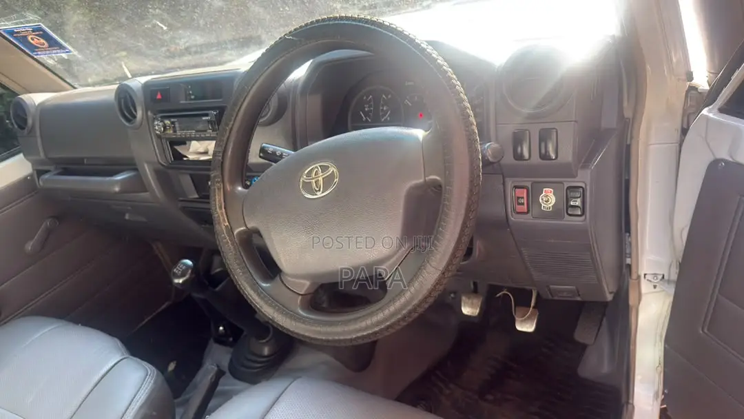 Toyota Land Cruiser 2014 White