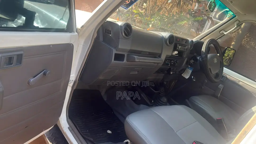Toyota Land Cruiser 2014 White