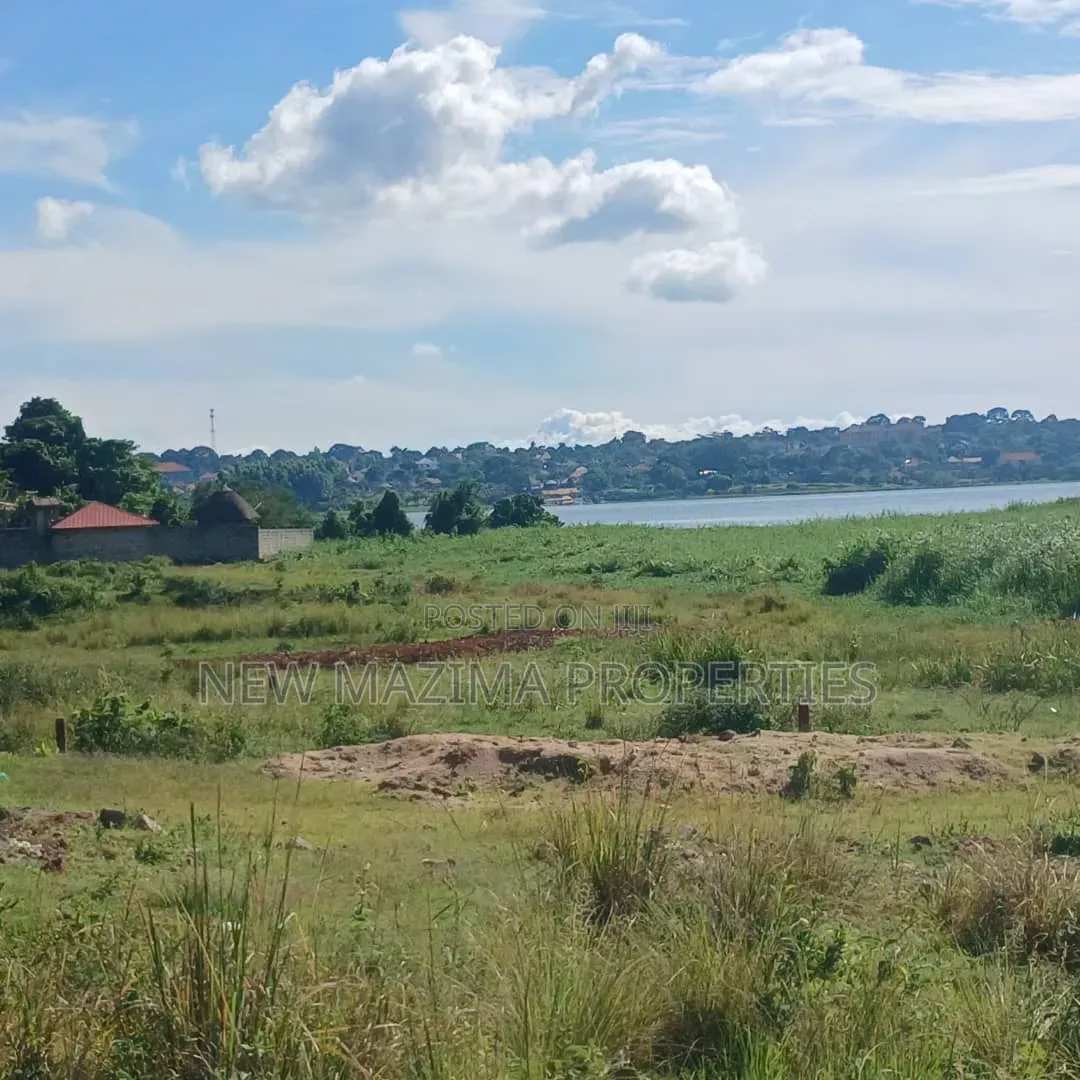 2bdrm House in Garuga Ntebe Rd, Central Division for sale