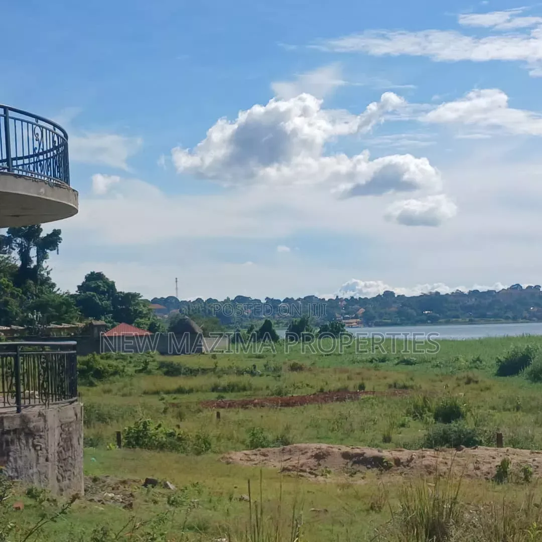 2bdrm House in Garuga Ntebe Rd, Central Division for sale