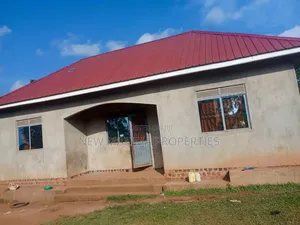 2bdrm House in Kitende Ntebe Rd, Central Division for sale