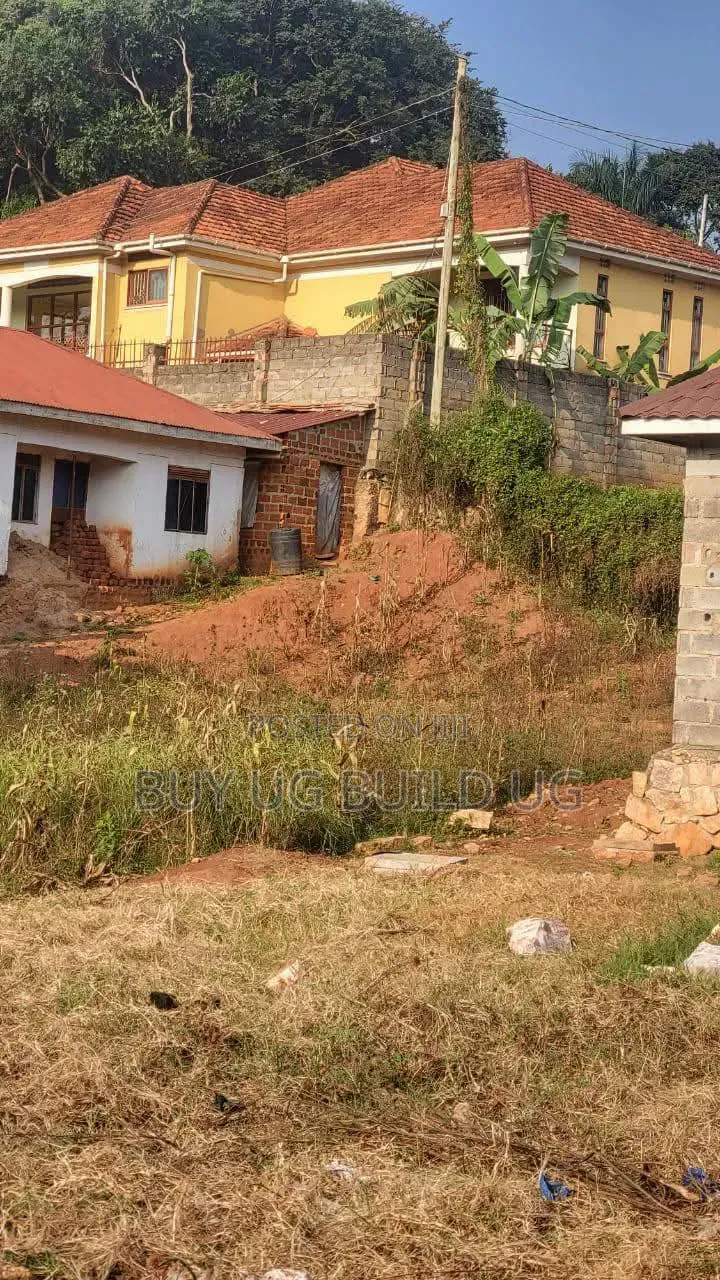 Quick Sale 100ft By100ft for Sale in Seguku Katale Entebe Road at 145m