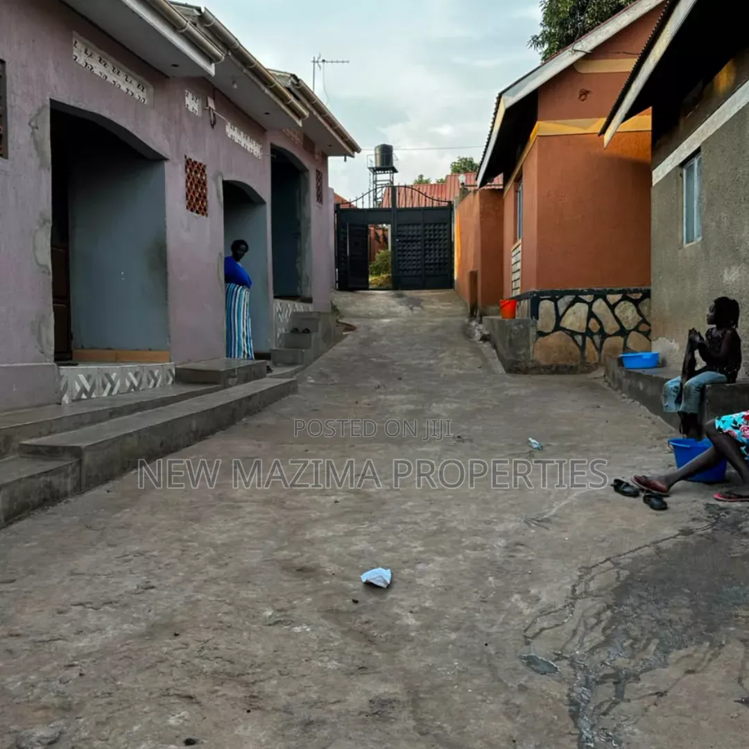 5bdrm House in Matuga Town, Central Division for sale