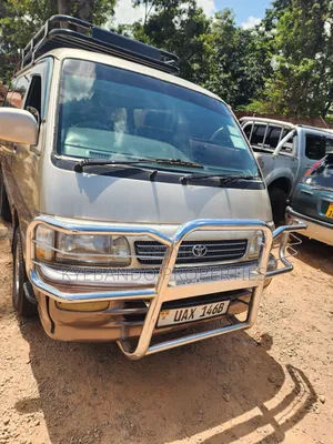 Toyota HiAce 1999 Gold